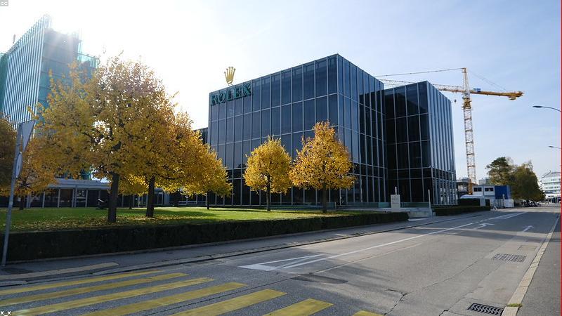 推特社区关于我们页面主视觉：全球用户的实时对话汇聚成流动的信息长河